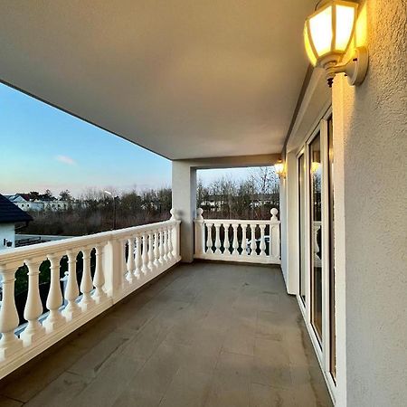 Traum Apartment Mit Pool+Balkon Vienna Exterior photo