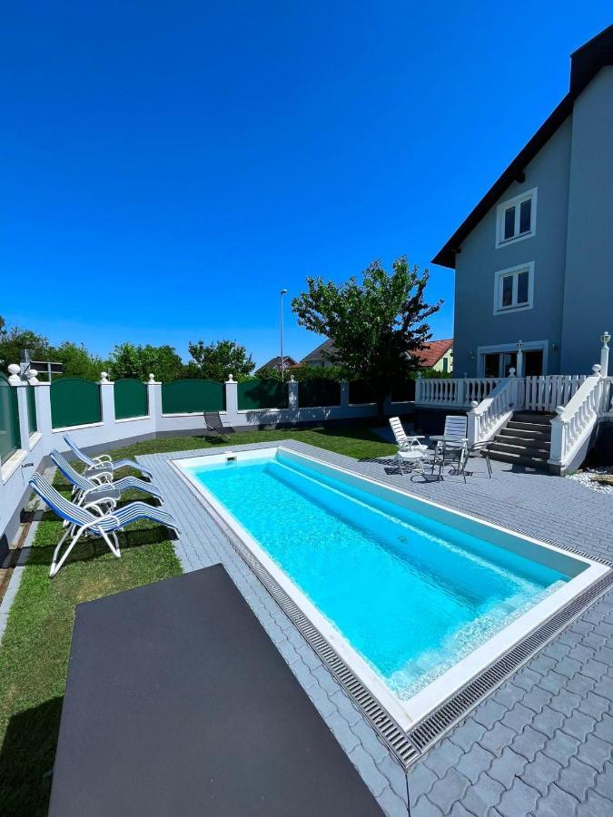 Traum Apartment Mit Pool+Balkon Vienna Exterior photo