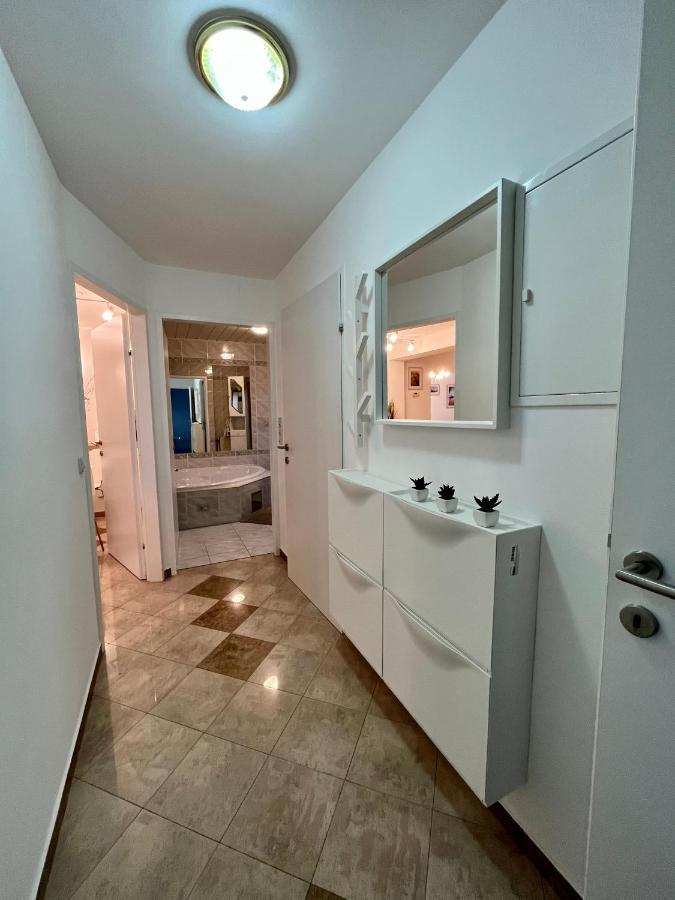 Traum Apartment Mit Pool+Balkon Vienna Exterior photo